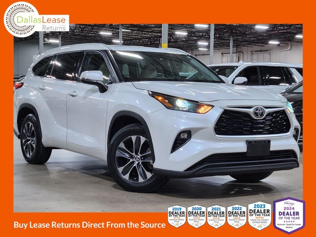 used 2022 Toyota Highlander car, priced at $31,172
