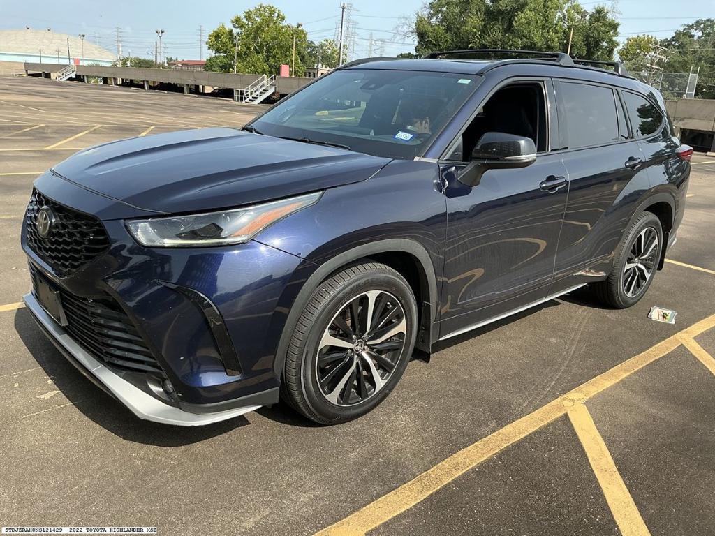 used 2022 Toyota Highlander car, priced at $37,624