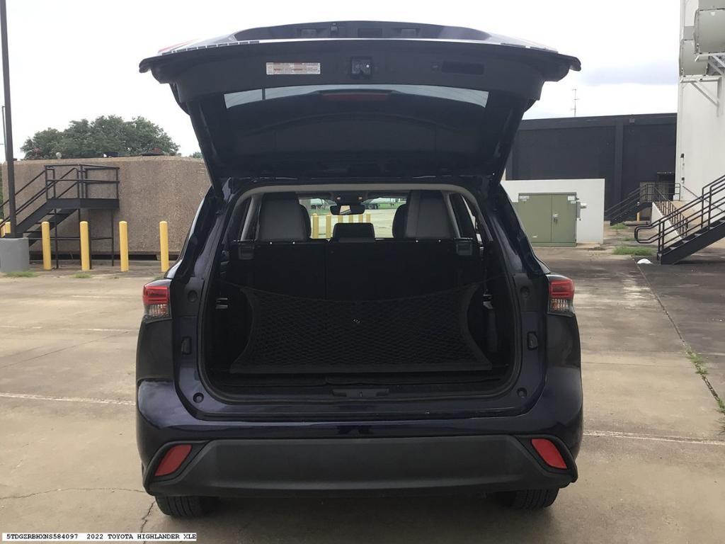 used 2022 Toyota Highlander car, priced at $38,314