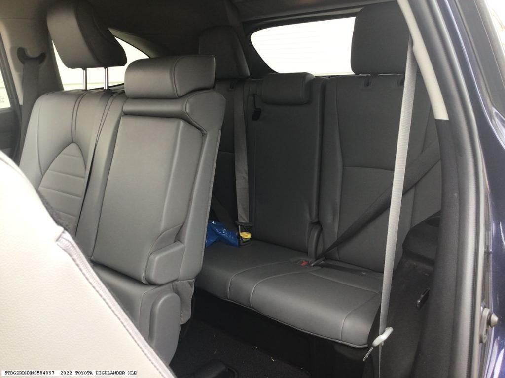 used 2022 Toyota Highlander car, priced at $38,314
