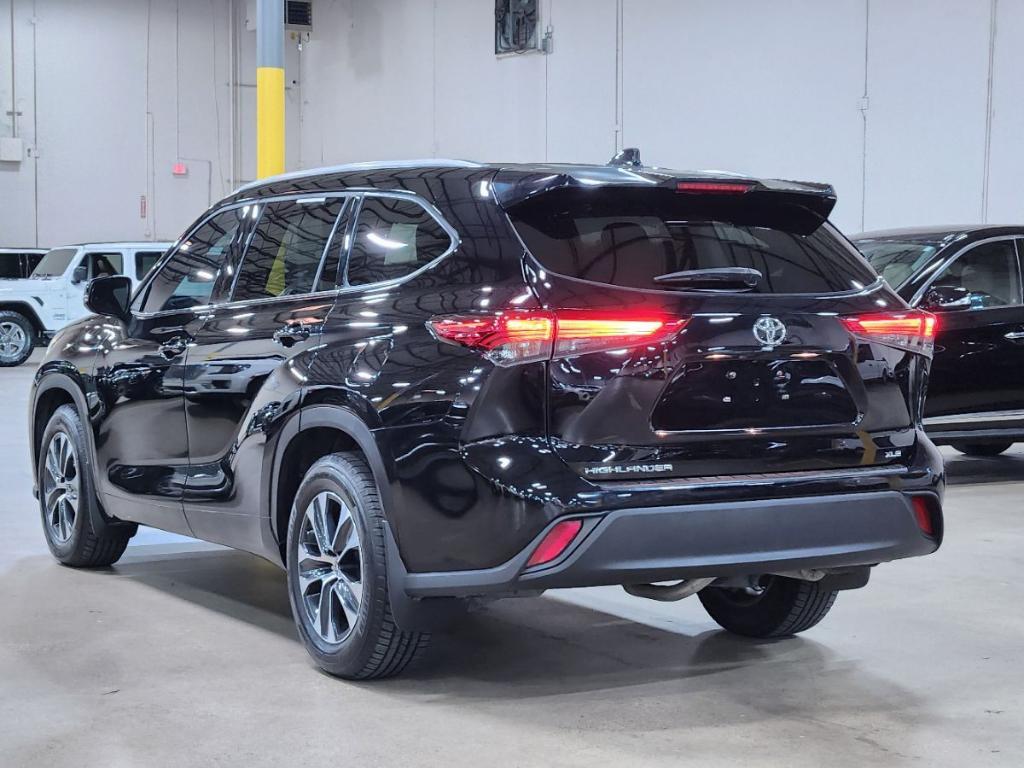 used 2022 Toyota Highlander car, priced at $33,200