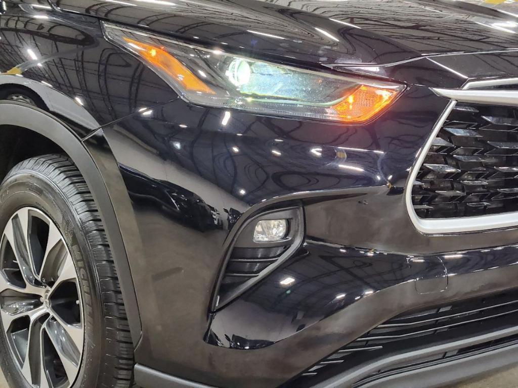 used 2022 Toyota Highlander car, priced at $33,200