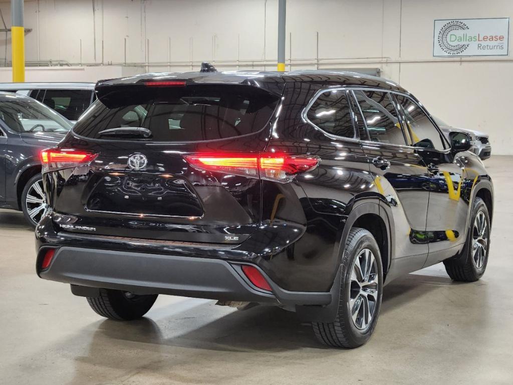 used 2022 Toyota Highlander car, priced at $33,200