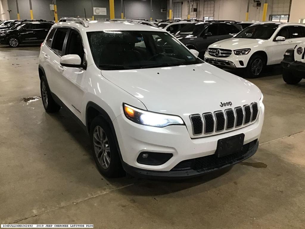 used 2019 Jeep Cherokee car, priced at $18,124
