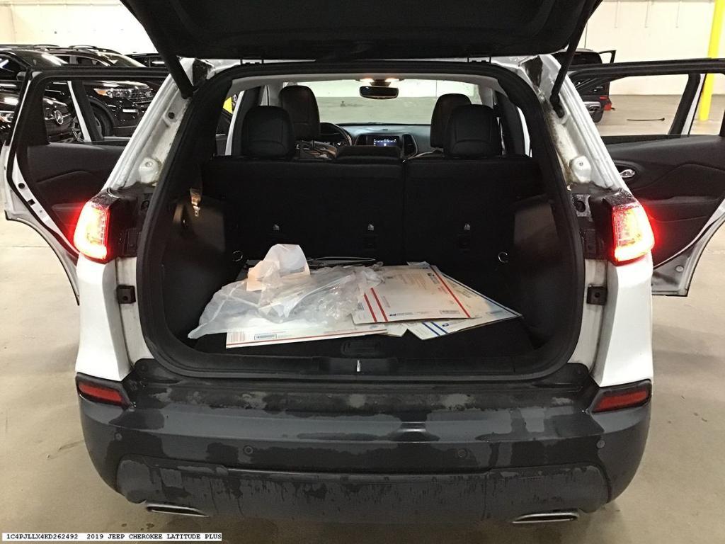 used 2019 Jeep Cherokee car, priced at $18,124