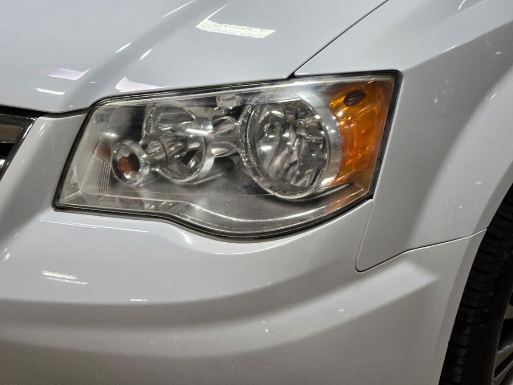 used 2014 Chrysler Town & Country car, priced at $8,335