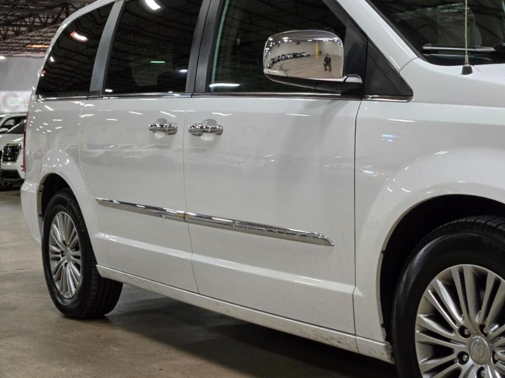 used 2014 Chrysler Town & Country car, priced at $8,335