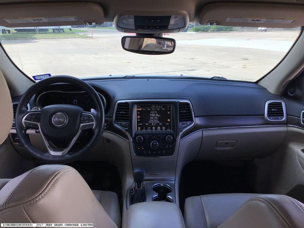 used 2017 Jeep Grand Cherokee car, priced at $18,174