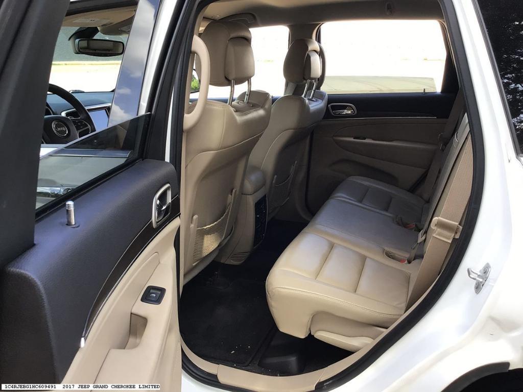 used 2017 Jeep Grand Cherokee car, priced at $18,174