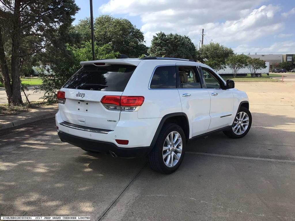 used 2017 Jeep Grand Cherokee car, priced at $18,174