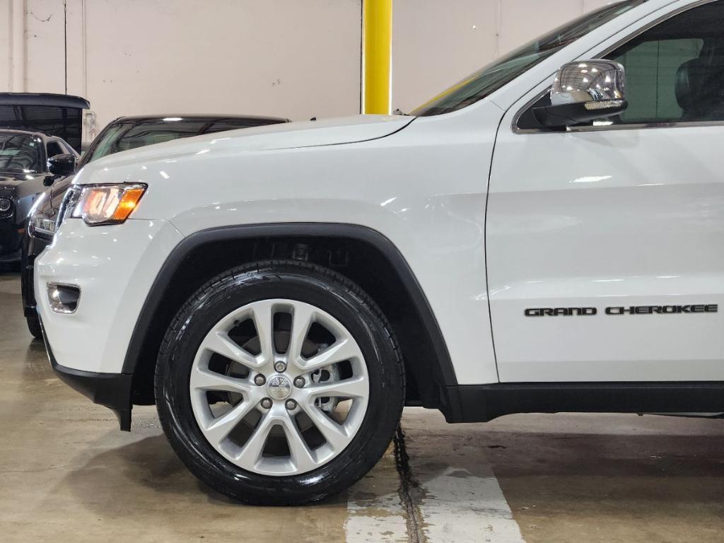 used 2017 Jeep Grand Cherokee car, priced at $18,174