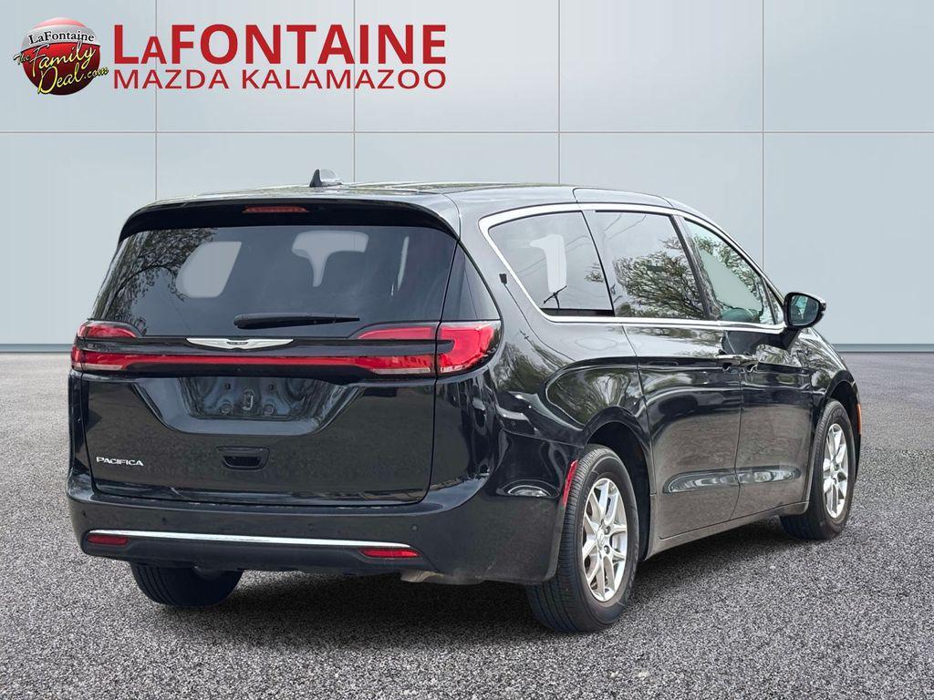 used 2025 Chrysler Pacifica car, priced at $32,293