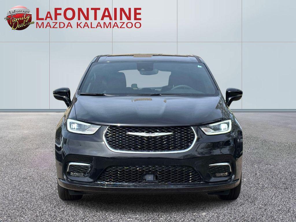 used 2025 Chrysler Pacifica car, priced at $32,293