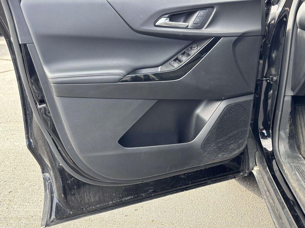 used 2025 Chevrolet Equinox car, priced at $25,016