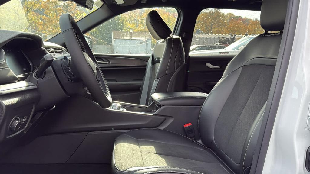 new 2025 Jeep Grand Cherokee L car, priced at $47,780