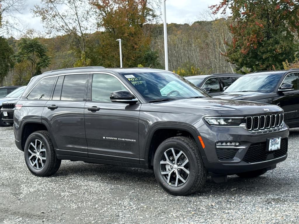 new 2025 Jeep Grand Cherokee car, priced at $48,260