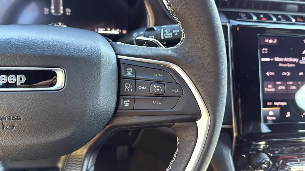 new 2025 Jeep Grand Cherokee car, priced at $44,980