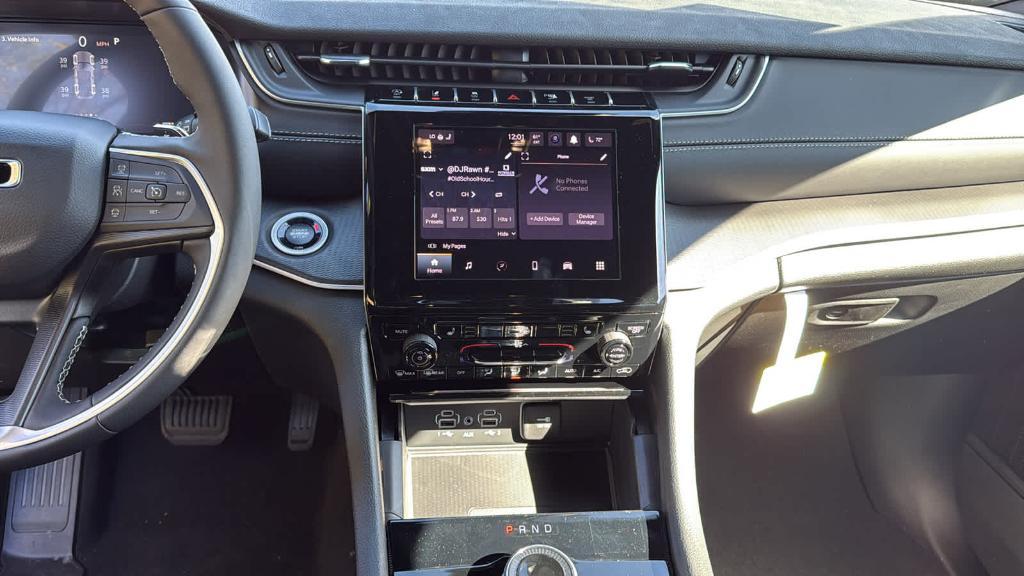 new 2025 Jeep Grand Cherokee car, priced at $44,980