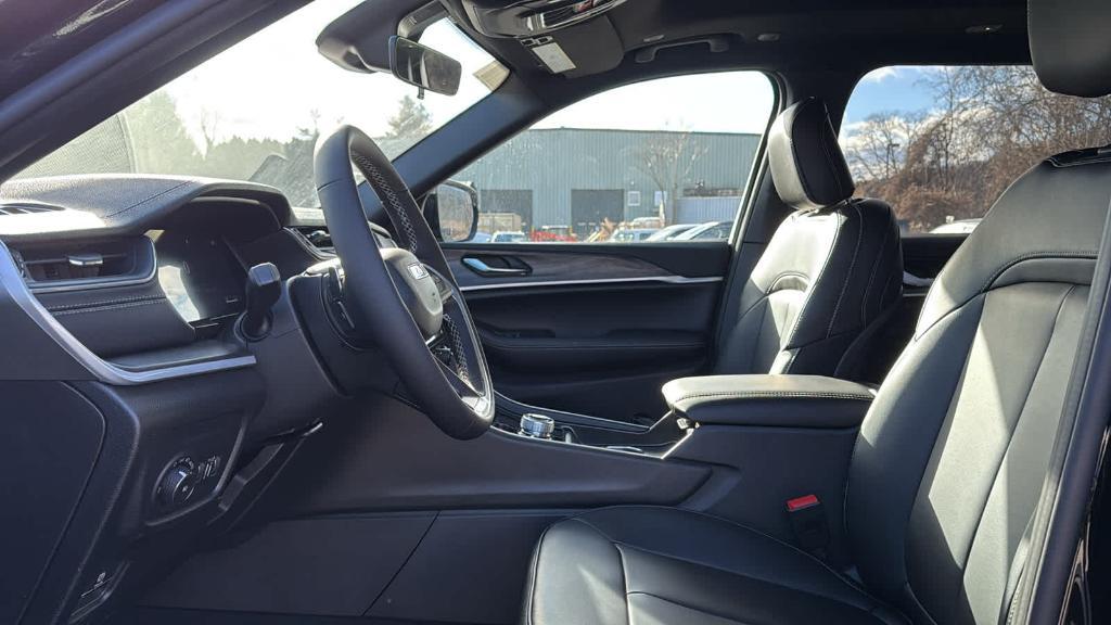 new 2025 Jeep Grand Cherokee L car, priced at $52,835