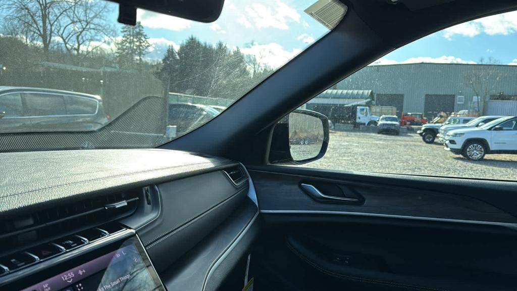 new 2025 Jeep Grand Cherokee L car, priced at $52,835