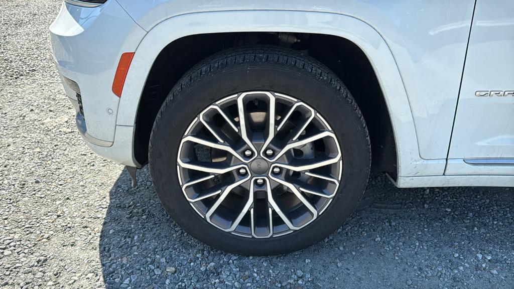used 2023 Jeep Grand Cherokee L car, priced at $45,989