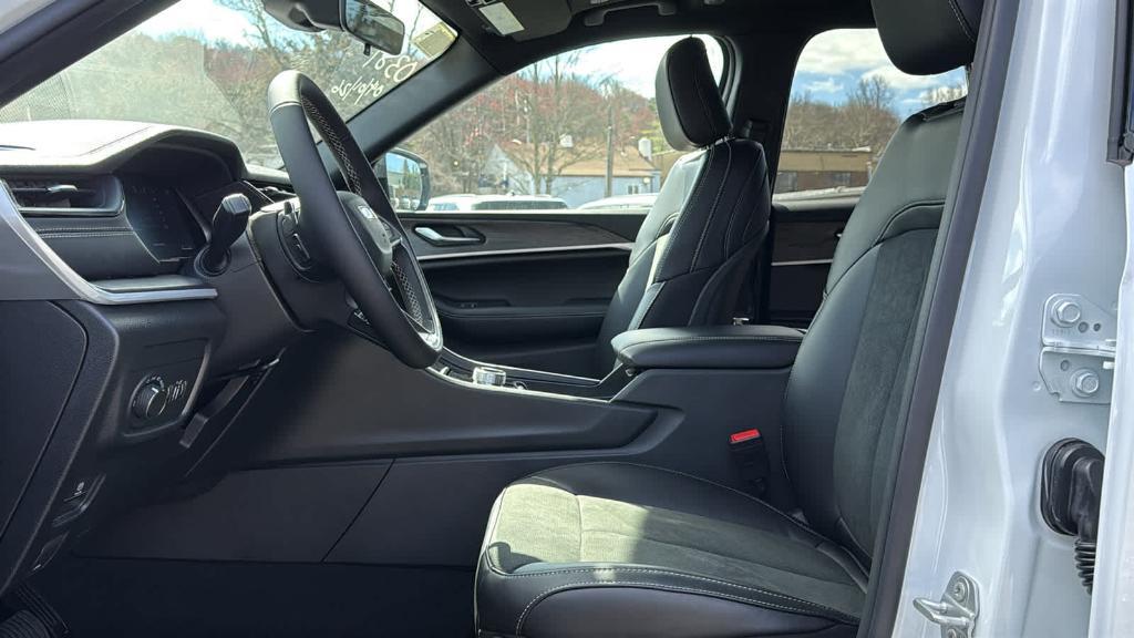 new 2026 Jeep Grand Cherokee L car, priced at $48,850