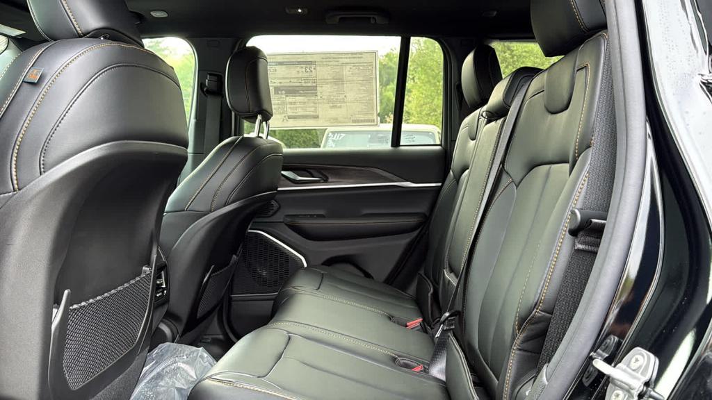 new 2026 Jeep Grand Cherokee car, priced at $52,475