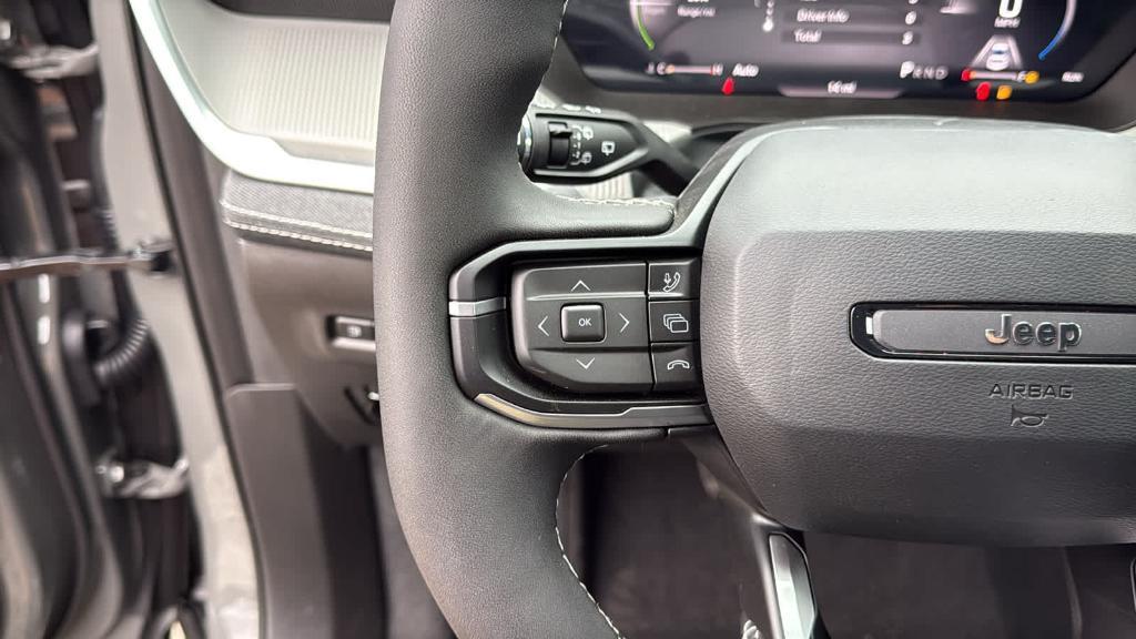 new 2026 Jeep Cherokee car, priced at $39,815
