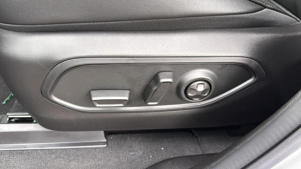 new 2025 Jeep Grand Cherokee car, priced at $46,625