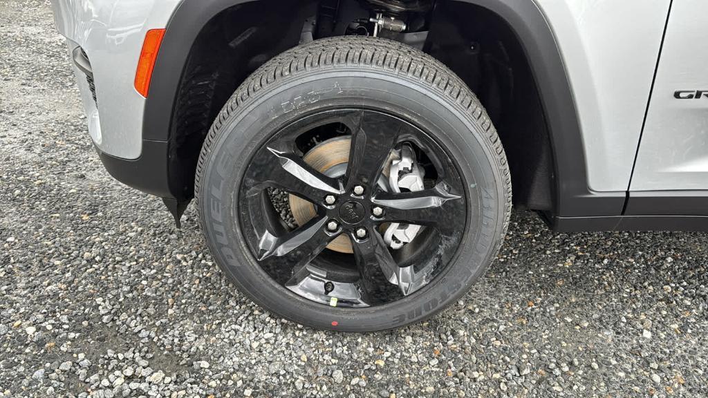 new 2025 Jeep Grand Cherokee car, priced at $46,625