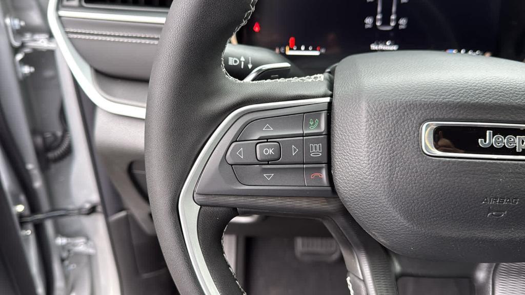 new 2025 Jeep Grand Cherokee L car, priced at $48,375