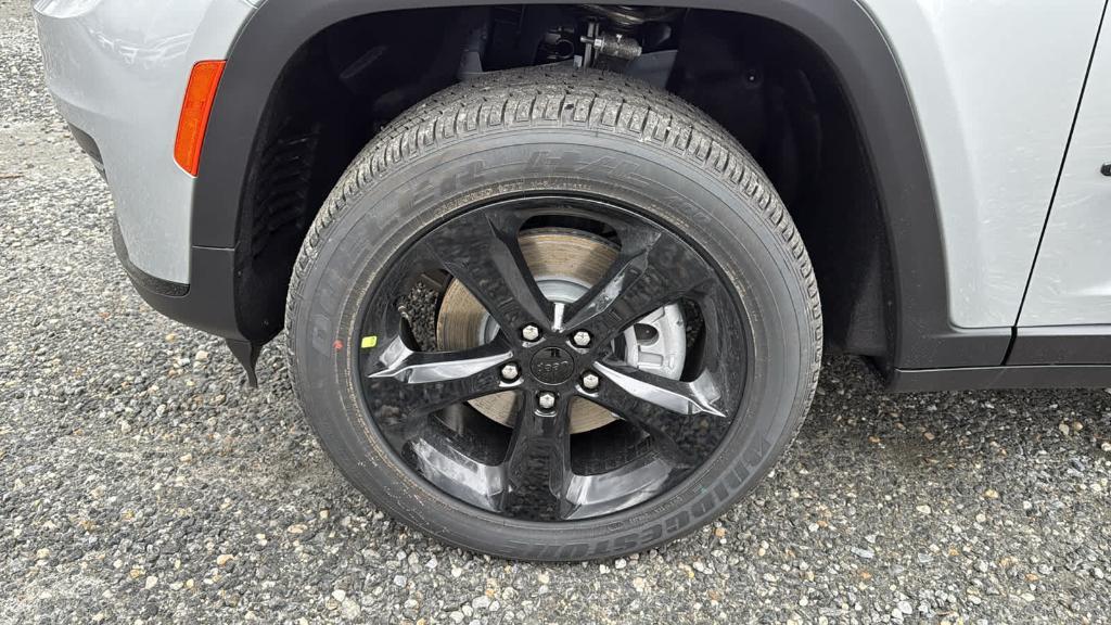 new 2025 Jeep Grand Cherokee L car, priced at $48,375