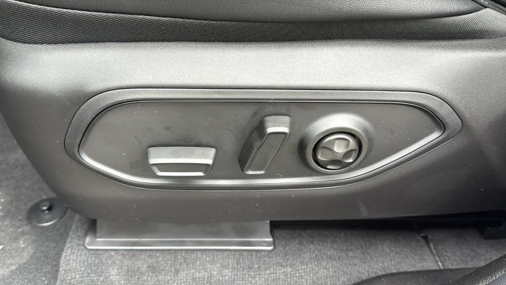 new 2025 Jeep Grand Cherokee L car, priced at $48,375