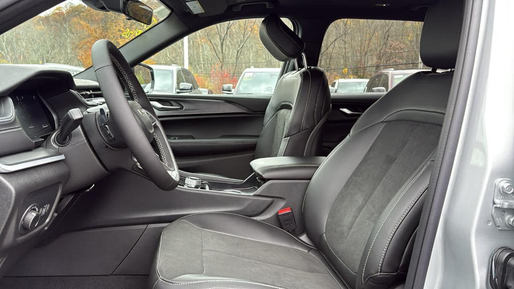 new 2025 Jeep Grand Cherokee L car, priced at $48,375