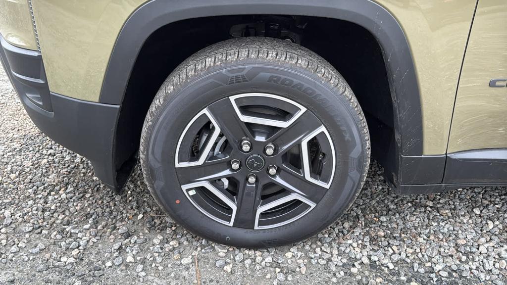 new 2026 Jeep Cherokee car, priced at $42,810