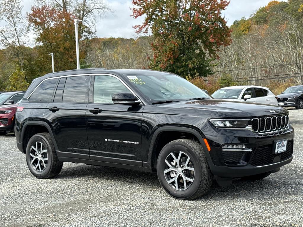 new 2025 Jeep Grand Cherokee car, priced at $47,510