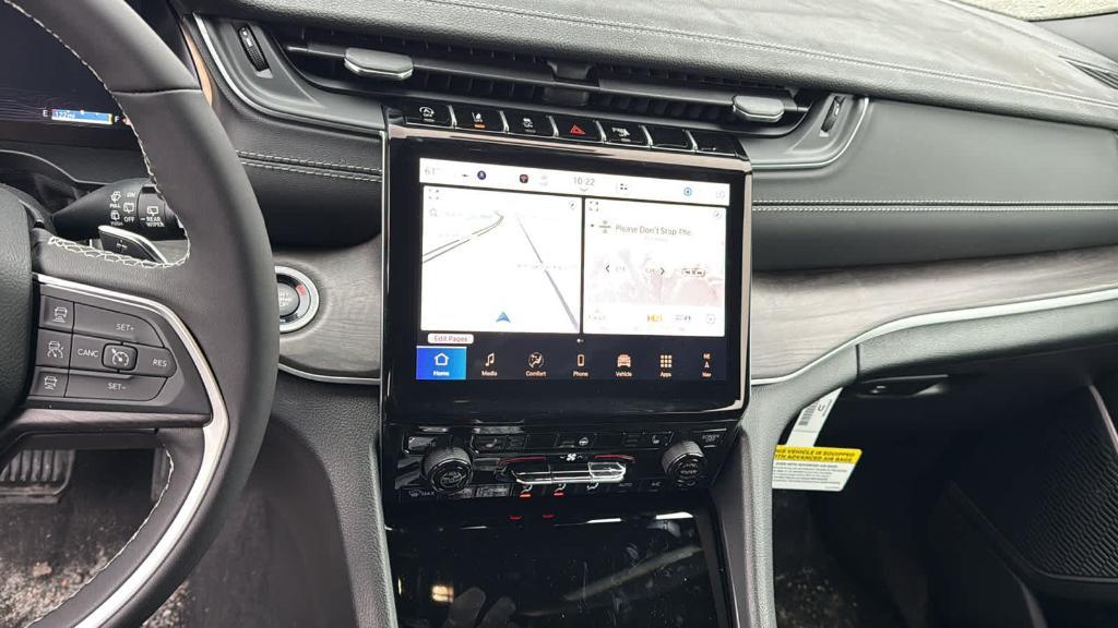 new 2025 Jeep Grand Cherokee car, priced at $53,585