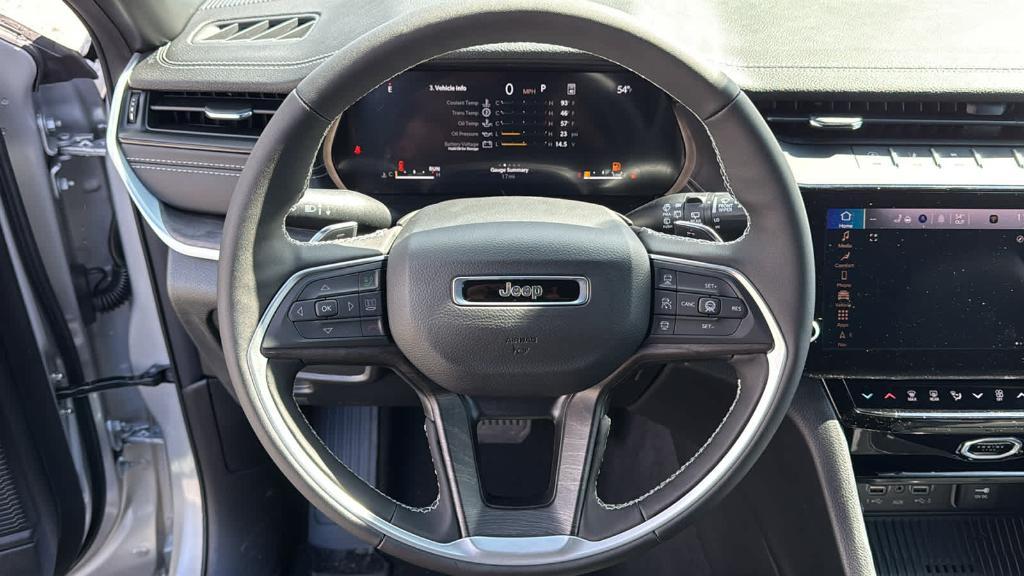 new 2026 Jeep Grand Cherokee car, priced at $47,945