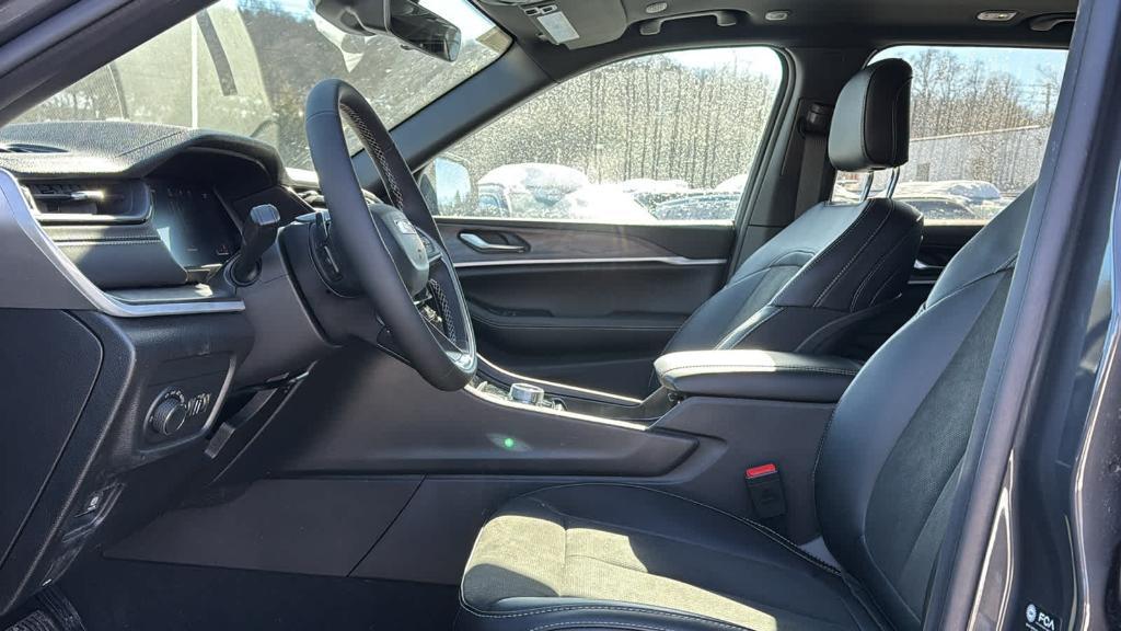 new 2026 Jeep Grand Cherokee car, priced at $48,275