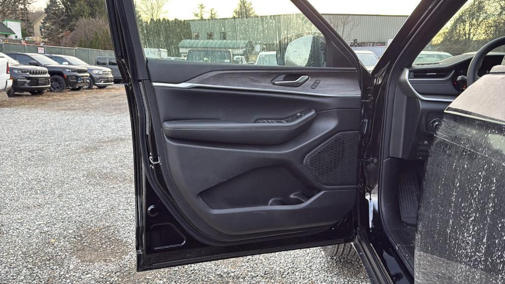 new 2025 Jeep Grand Cherokee L car, priced at $50,360