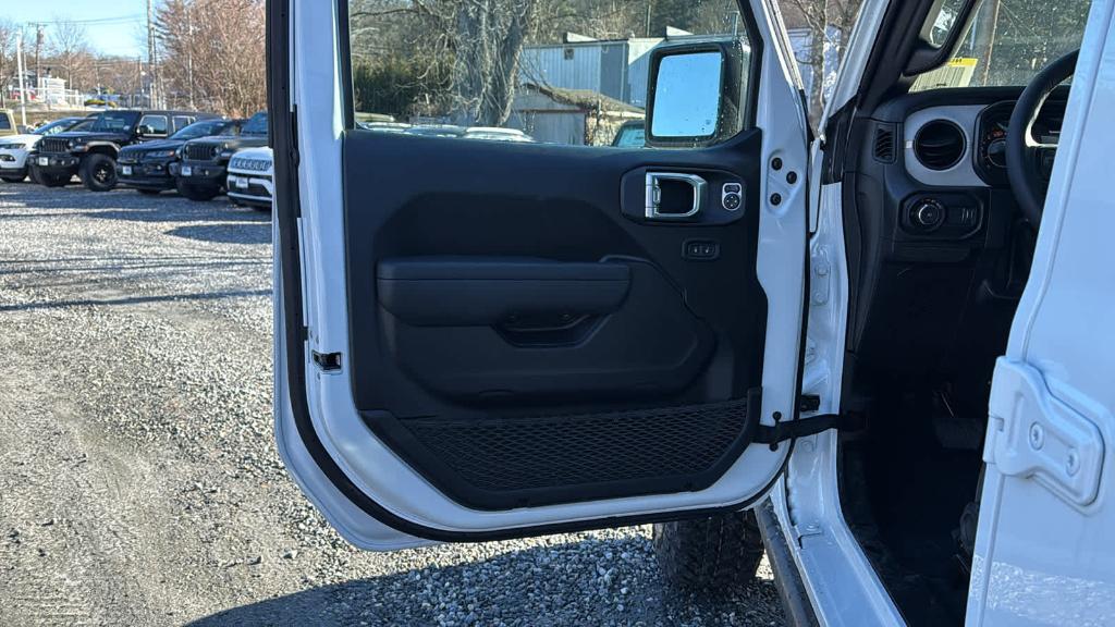 new 2026 Jeep Wrangler car, priced at $52,585