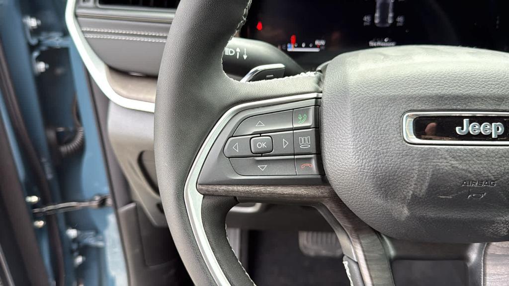 new 2026 Jeep Grand Cherokee car, priced at $52,910