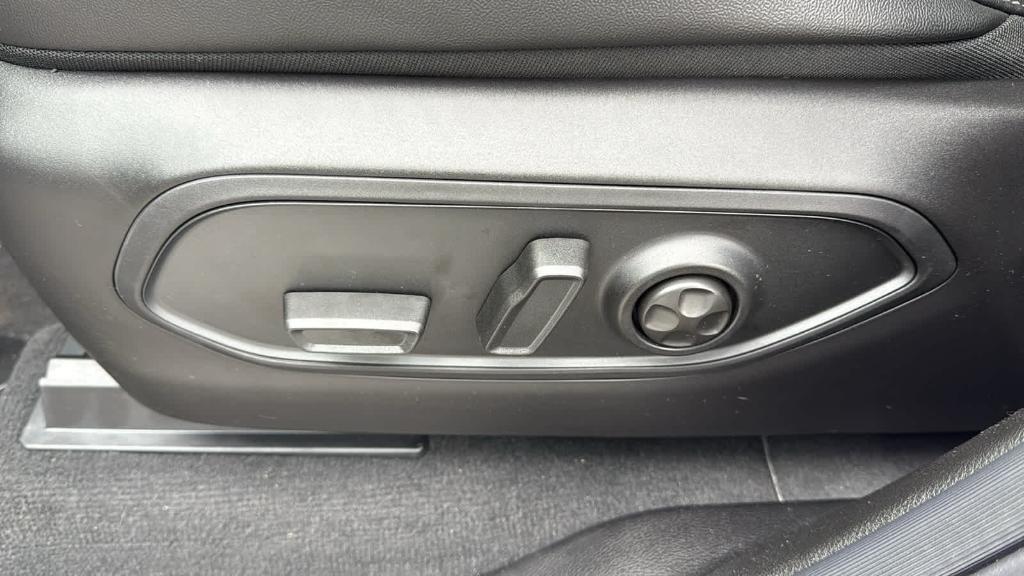 new 2025 Jeep Grand Cherokee car, priced at $46,030