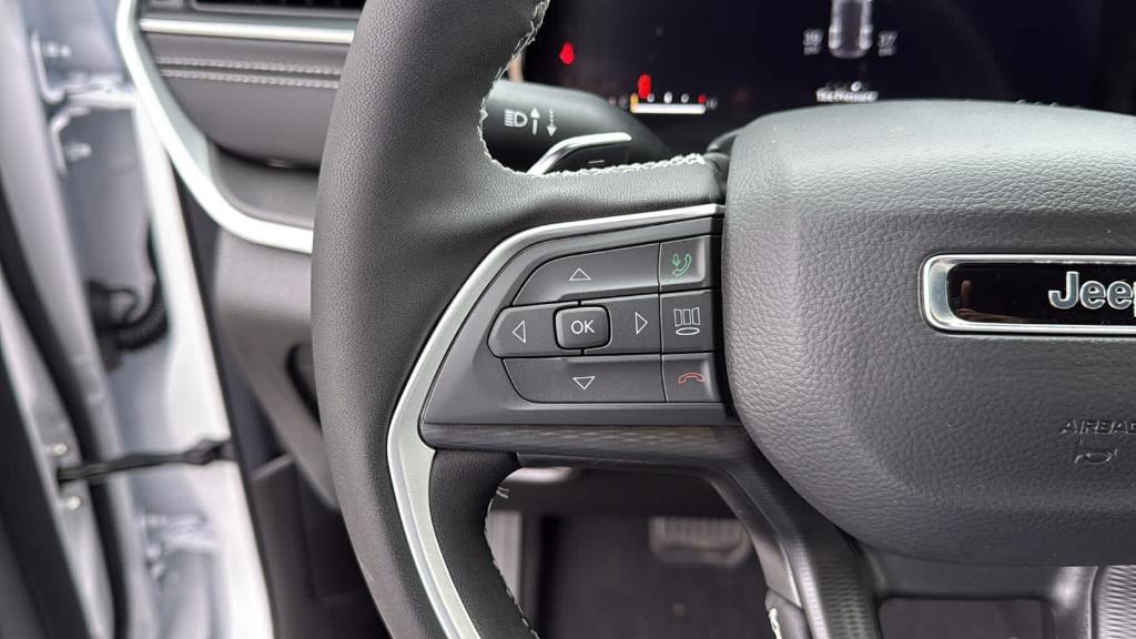 new 2025 Jeep Grand Cherokee car, priced at $46,030