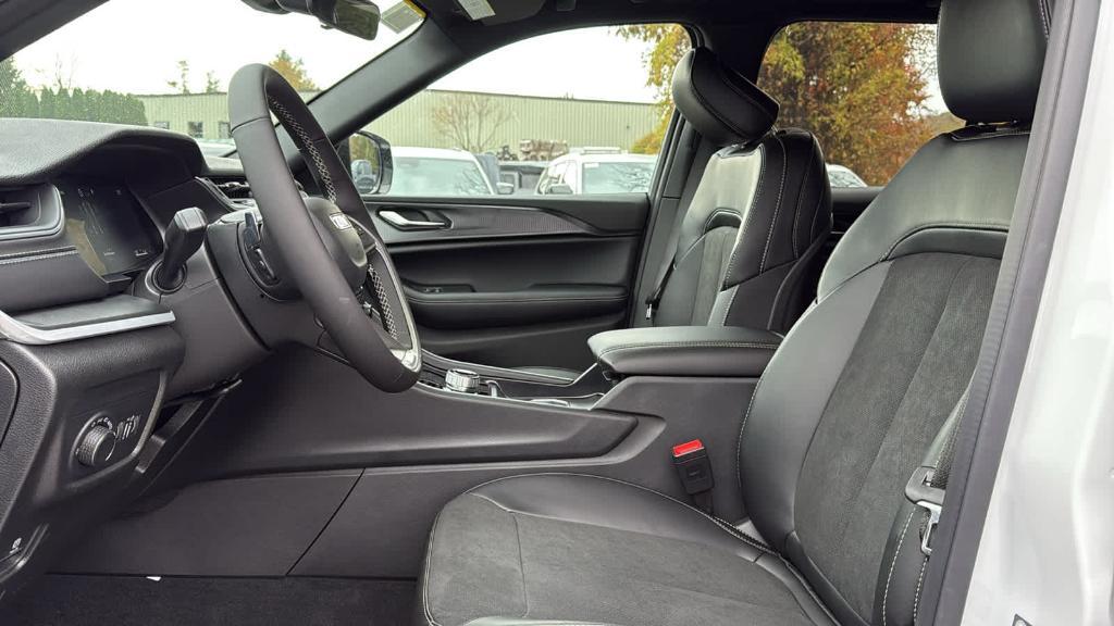 new 2025 Jeep Grand Cherokee car, priced at $46,030