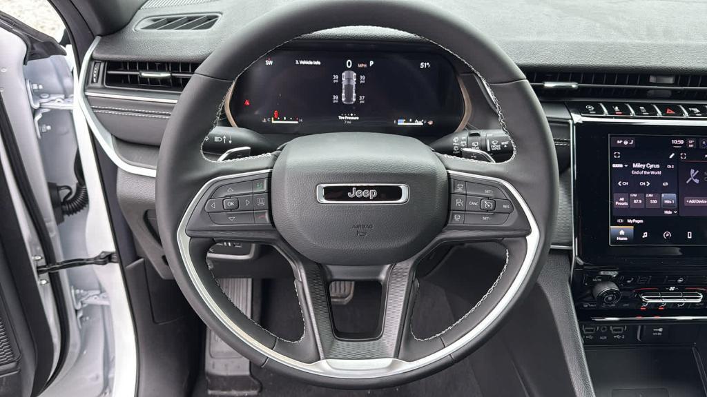 new 2025 Jeep Grand Cherokee car, priced at $46,030