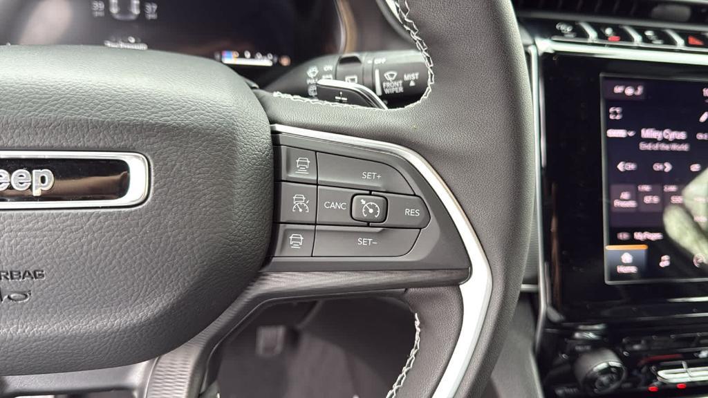 new 2025 Jeep Grand Cherokee car, priced at $46,030