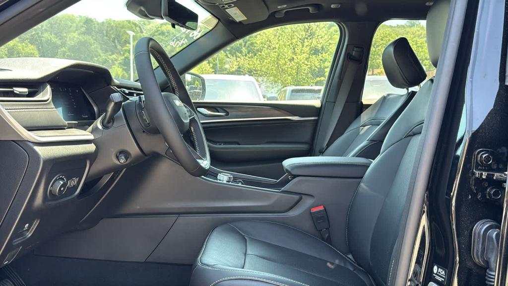 new 2026 Jeep Grand Cherokee car, priced at $53,470