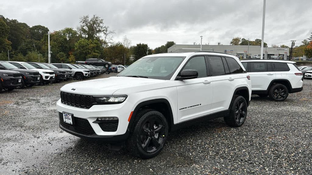 new 2025 Jeep Grand Cherokee car, priced at $49,640