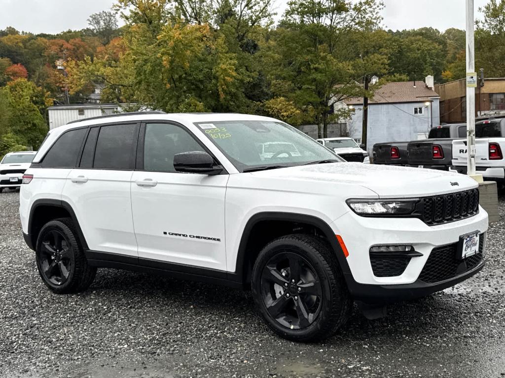 new 2025 Jeep Grand Cherokee car, priced at $49,640